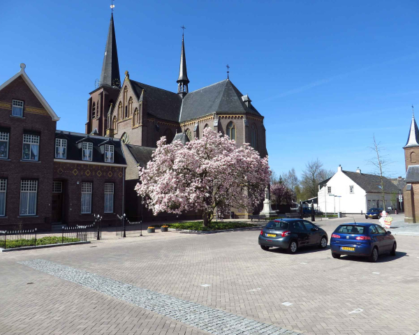 1kerk_plein.jpg